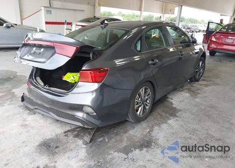 2024 Kia Forte Lxs z USA, uszkodzony, nr VIN 3KPF24AD0RE758938